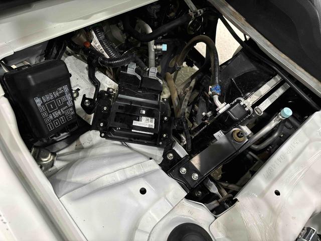 ハイゼットトラックスタンダードハロゲンヘッドランプ　運転席ＳＲＳエアバック　電動式パワーステアリング　ＡＭ／ＦＭラジオ　あゆみ板掛けテールゲート　スペアタイヤ　ガードフレーム（広島県）の中古車