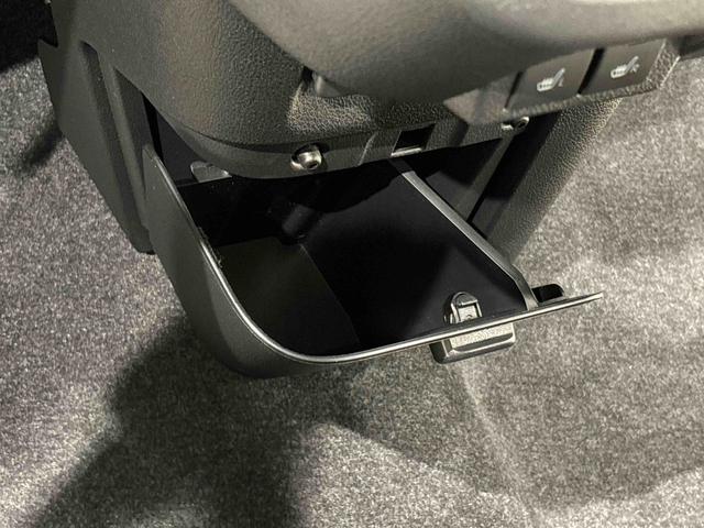 ムーヴキャンバスストライプスＧ　運転席・助手席シートヒーター　キーフリー純正ナビ装着用アップグレードパック　両側電動スライドドア　運転席シートリフター　チルトステアリング　電動パーキングブレーキ　オートブレーキホールド機能　ホッとカップホルダー（広島県）の中古車