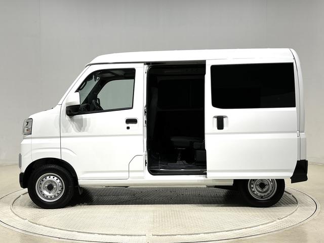 ハイゼットカーゴDX プッシュスタートボタン オートライトLEDヘッドランプ コーナーセンサー オーバーヘッドシェルフ フロントドアパワーウインドウ キーレスエントリー AM/FMラジオ マニュアルエアコン スチールホイール(広島県)の中古車