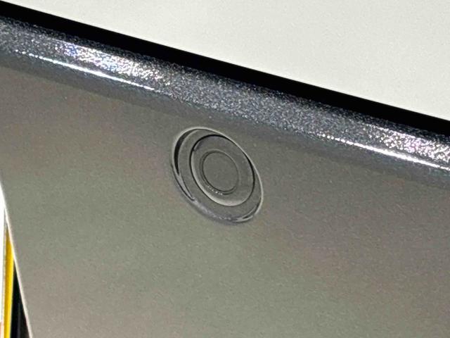 ハイゼットカーゴDX プッシュスタートボタン オートライトLEDヘッドランプ コーナーセンサー オーバーヘッドシェルフ フロントドアパワーウインドウ キーレスエントリー AM/FMラジオ マニュアルエアコン スチールホイール(広島県)の中古車