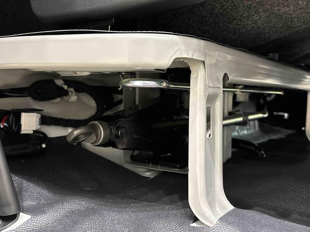 ハイゼットカーゴDX プッシュスタートボタン オートライトLEDヘッドランプ コーナーセンサー オーバーヘッドシェルフ フロントドアパワーウインドウ キーレスエントリー AM/FMラジオ マニュアルエアコン スチールホイール(広島県)の中古車