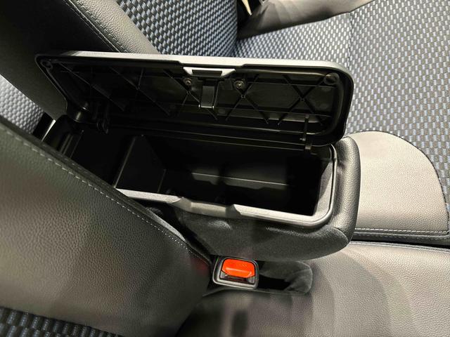 タントカスタムRS 4WD バックカメラ付 両側パワースライドドアLEDオートライト パワースライドドアウェルカムオープン機能 電動パーキングブレーキ 運転席助手席シートヒーター アルミホイール キーフリーシステム オート電動格納式ドアミラー(広島県)の中古車