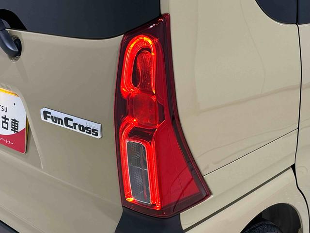 タントファンクロスターボＬＥＤオートライト　パワースライドドアウェルカムオープン機能　電動パーキングブレーキ　運転席助手席シートヒーター　アルミホイール　キーフリーシステム　　オート電動格納式ドアミラー（広島県）の中古車