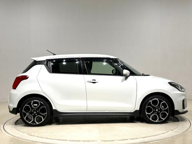 スイフトスポーツベースグレード CD 6速マニュアル LEDヘッドライトCDステレオ 6速マニュアル プッシュボタンスタート シートヒーター オートエアコン LEDヘッドライト フォグランプ コーナーセンサー(広島県)の中古車