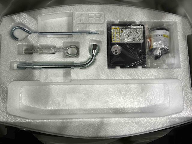 スイフトスポーツベースグレード CD 6速マニュアル LEDヘッドライトCDステレオ 6速マニュアル プッシュボタンスタート シートヒーター オートエアコン LEDヘッドライト フォグランプ コーナーセンサー(広島県)の中古車