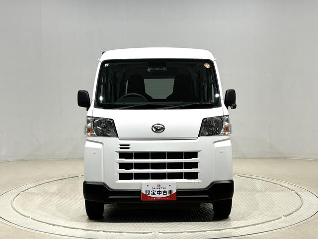 ハイゼットカーゴDXキーレスエントリー マニュアルエアコン 運転席・助手席パワーウインドウ オートライト ハンド式サイドブレーキ ハロゲンヘッドライト アイドリングストップ機能 テンパータイヤ(広島県)の中古車