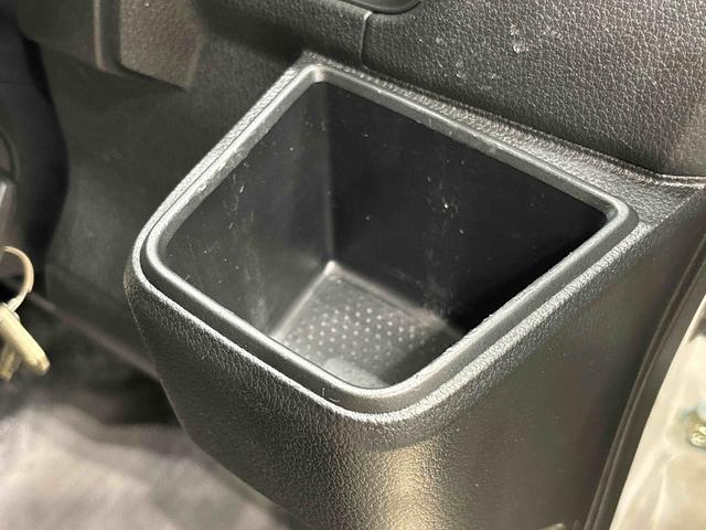 ハイゼットカーゴDXキーレスエントリー マニュアルエアコン 運転席・助手席パワーウインドウ オートライト ハンド式サイドブレーキ ハロゲンヘッドライト アイドリングストップ機能 テンパータイヤ(広島県)の中古車