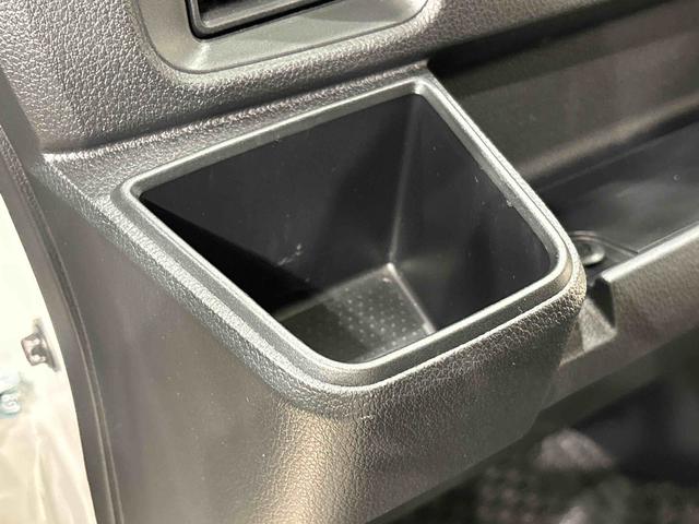 ハイゼットカーゴDXキーレスエントリー マニュアルエアコン 運転席・助手席パワーウインドウ オートライト ハンド式サイドブレーキ ハロゲンヘッドライト アイドリングストップ機能 テンパータイヤ(広島県)の中古車