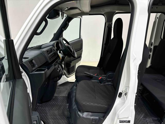 ハイゼットカーゴDXキーレスエントリー マニュアルエアコン 運転席・助手席パワーウインドウ オートライト ハンド式サイドブレーキ ハロゲンヘッドライト アイドリングストップ機能 テンパータイヤ(広島県)の中古車