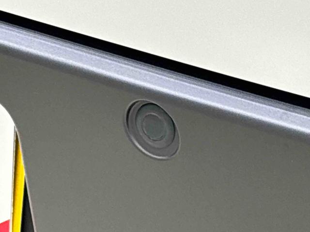 ハイゼットカーゴDXキーレスエントリー マニュアルエアコン 運転席・助手席パワーウインドウ オートライト ハンド式サイドブレーキ ハロゲンヘッドライト アイドリングストップ機能 テンパータイヤ(広島県)の中古車