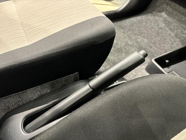 ミライースＸ　リミテッドＳＡIII　キーレスエントリー　バックカメラマニュアルレベリング機能付きＬＥＤヘッドランプ　セキュリティアラーム　コーナーセンサー　１４インチフルホイールキャップ　電動格納式ドアミラー　ショツピングフック　マニュアルエアコン　オートハイビーム（広島県）の中古車