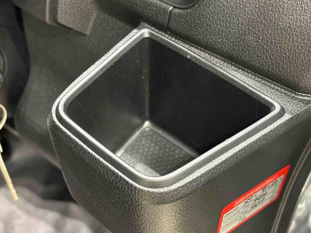 ハイゼットカーゴＤＸハロゲンヘッドランプ　　荷室ランプ　コーナーセンサー　ＡＭ・ＦＭラジオ　テンパータイヤ　キーレスエントリー　オーバーヘッドシェルフ（広島県）の中古車