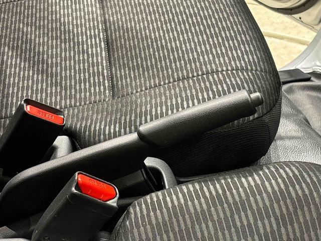 ハイゼットカーゴＤＸハロゲンヘッドランプ　　荷室ランプ　コーナーセンサー　ＡＭ・ＦＭラジオ　テンパータイヤ　キーレスエントリー　オーバーヘッドシェルフ（広島県）の中古車