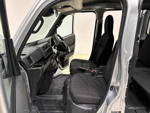 ハイゼットカーゴＤＸハロゲンヘッドランプ　　荷室ランプ　コーナーセンサー　ＡＭ・ＦＭラジオ　テンパータイヤ　キーレスエントリー　オーバーヘッドシェルフ（広島県）の中古車