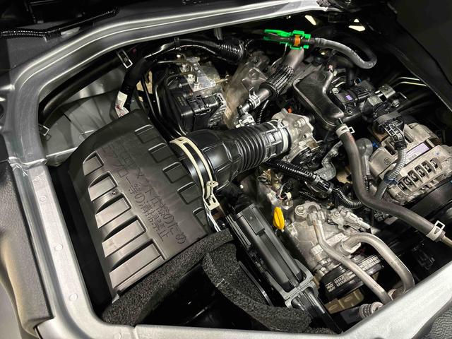 ハイゼットカーゴＤＸハロゲンヘッドランプ　　荷室ランプ　コーナーセンサー　ＡＭ・ＦＭラジオ　テンパータイヤ　キーレスエントリー　オーバーヘッドシェルフ（広島県）の中古車