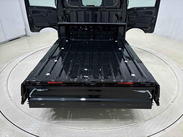 ハイゼットトラックジャンボエクストラ オーバーヘッドシェルフ パワーウインドウ電子制御式4WD キーフリーシステム プッシュボタンスタート LEDヘッドランプ LED大型荷台作業灯 電動格納式ドアミラー スペアタイヤ(広島県)の中古車