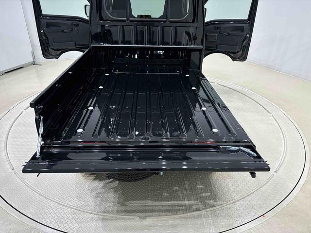 ハイゼットトラックジャンボエクストラ オーバーヘッドシェルフ パワーウインドウ電子制御式4WD キーフリーシステム プッシュボタンスタート LEDヘッドランプ LED大型荷台作業灯 電動格納式ドアミラー スペアタイヤ(広島県)の中古車