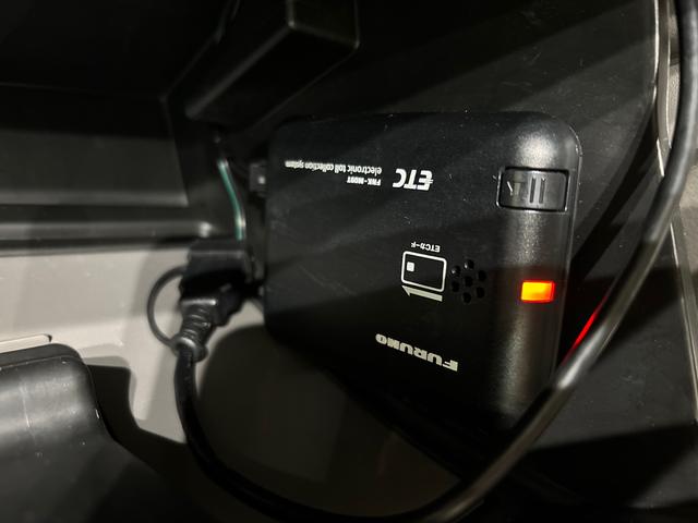 エブリイＰＡリミテッドナビゲーション　バックカメラ　ＥＴＣ　マニュアルエアコン　キーレスエントリー　ヘッドライトレベリング　セキュリティーアラーム　横滑り防止（広島県）の中古車