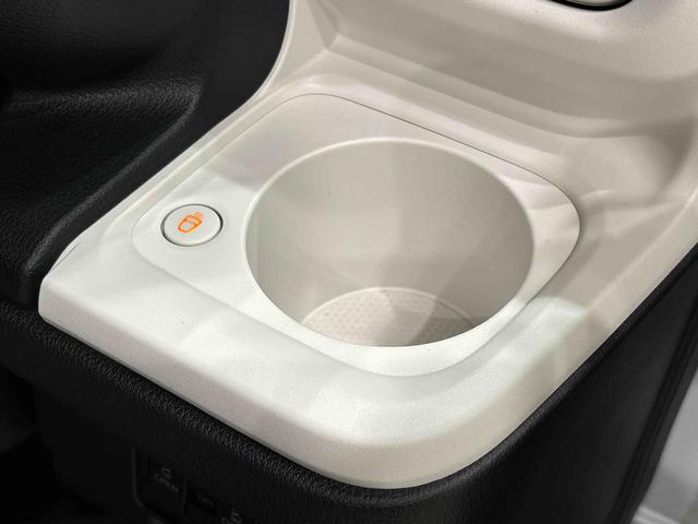 ムーヴキャンバスストライプスＧ　電子パーキング　　両側パワースライドドアＬＥＤオートライト・フォグランプ　電動パーキングブレーキ　プッシュボタンスタート　セキュリティアラーム　バックカメラ　両側パワースライドドアウエルカムオープン機能　オート電動格納式ドアミラー（広島県）の中古車