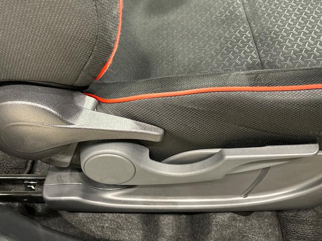 ロッキーG ナビ パノラマバックカメラ ETC ドライブレコーダーLEDヘッドランプ・フォグランプ 全車速追従機能付アダプティブクルーズコントロール レーンキープコントロール 17インチアルミホイル シートヒーター プッシュボタンスタート ブラインドスポットモニター(広島県)の中古車