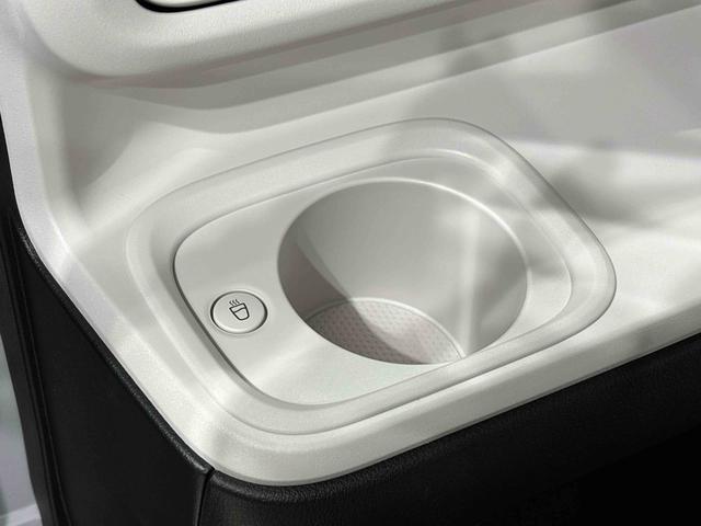 ムーヴキャンバスストライプスＧ　ナビゲーション　シートヒーターＬＥＤオートライト・フォグランプ　電動パーキングブレーキ　プッシュボタンスタート　セキュリティアラーム　バックカメラ　両側パワースライドドアウエルカムオープン機能　オート電動格納式ドアミラー（広島県）の中古車