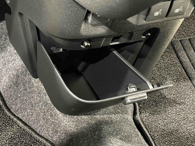 ムーヴキャンバスストライプスＧ　ナビゲーション　シートヒーターＬＥＤオートライト・フォグランプ　電動パーキングブレーキ　プッシュボタンスタート　セキュリティアラーム　バックカメラ　両側パワースライドドアウエルカムオープン機能　オート電動格納式ドアミラー（広島県）の中古車