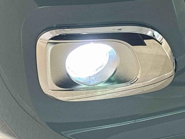 ムーヴキャンバスストライプスＧＬＥＤオートライト・フォグランプ　電動パーキングブレーキ　プッシュボタンスタート　セキュリティアラーム　バックカメラ　両側パワースライドドアウエルカムオープン機能　オート電動格納式ドアミラー（広島県）の中古車