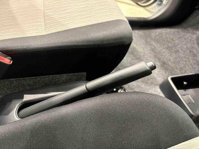 ミライースＸ　ＳＡIIIＬＥＤヘッドランプ　セキュリティアラーム　コーナーセンサー　１４インチフルホイールキャップ　キーレスエントリー　電動格納式ドアミラー　ショツピングフック　マニュアルエアコン（広島県）の中古車