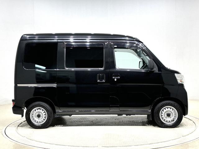 ハイゼットカーゴＤＸ　２ＷＤ　４ＡＴ車　ＣＤステレオ　バイザー付きマニュアルエアコン　アイドリングストップ　オートライト　前席パワーウィンドウ　チケットホルダー付きサンバイザー　トップシェイドガラス　ハロゲンヘッドライト　純正スチールホイール　キーレスエントリー（広島県）の中古車