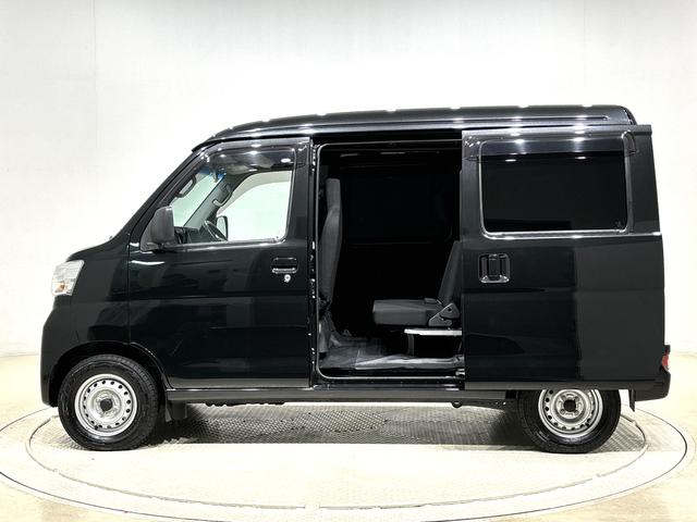 ハイゼットカーゴＤＸ　２ＷＤ　４ＡＴ車　ＣＤステレオ　バイザー付きマニュアルエアコン　アイドリングストップ　オートライト　前席パワーウィンドウ　チケットホルダー付きサンバイザー　トップシェイドガラス　ハロゲンヘッドライト　純正スチールホイール　キーレスエントリー（広島県）の中古車