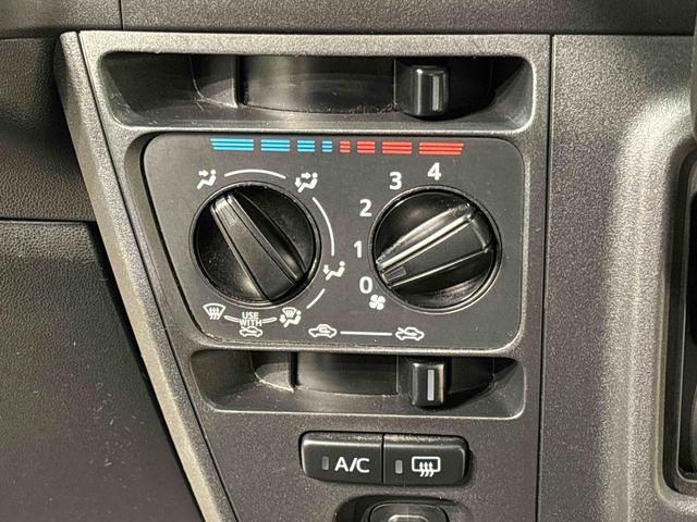 ハイゼットカーゴＤＸ　２ＷＤ　４ＡＴ車　ＣＤステレオ　バイザー付きマニュアルエアコン　アイドリングストップ　オートライト　前席パワーウィンドウ　チケットホルダー付きサンバイザー　トップシェイドガラス　ハロゲンヘッドライト　純正スチールホイール　キーレスエントリー（広島県）の中古車