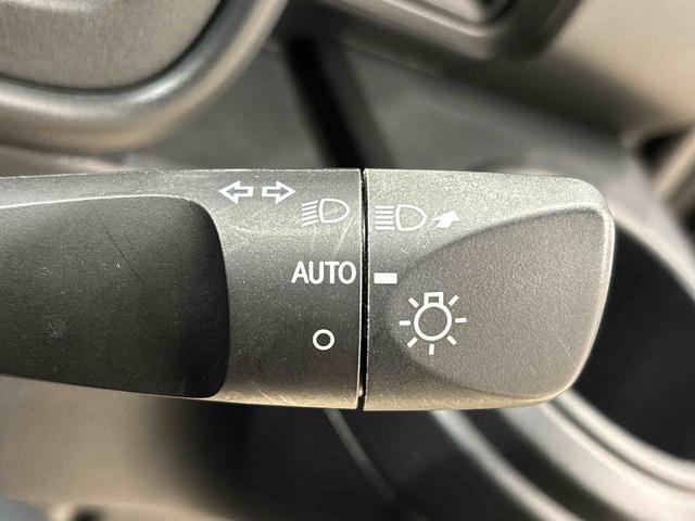 ハイゼットカーゴＤＸ　２ＷＤ　４ＡＴ車　ＣＤステレオ　バイザー付きマニュアルエアコン　アイドリングストップ　オートライト　前席パワーウィンドウ　チケットホルダー付きサンバイザー　トップシェイドガラス　ハロゲンヘッドライト　純正スチールホイール　キーレスエントリー（広島県）の中古車