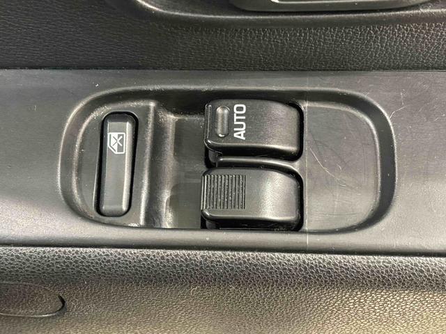 ハイゼットカーゴＤＸ　２ＷＤ　４ＡＴ車　ＣＤステレオ　バイザー付きマニュアルエアコン　アイドリングストップ　オートライト　前席パワーウィンドウ　チケットホルダー付きサンバイザー　トップシェイドガラス　ハロゲンヘッドライト　純正スチールホイール　キーレスエントリー（広島県）の中古車