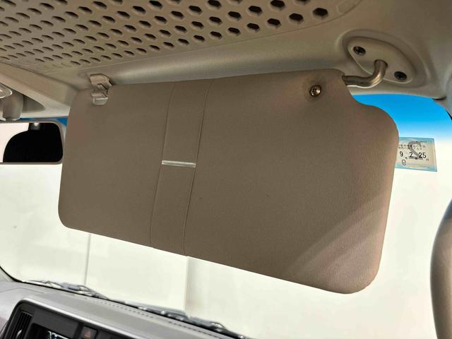 ハイゼットカーゴＤＸ　２ＷＤ　４ＡＴ車　ＣＤステレオ　バイザー付きマニュアルエアコン　アイドリングストップ　オートライト　前席パワーウィンドウ　チケットホルダー付きサンバイザー　トップシェイドガラス　ハロゲンヘッドライト　純正スチールホイール　キーレスエントリー（広島県）の中古車