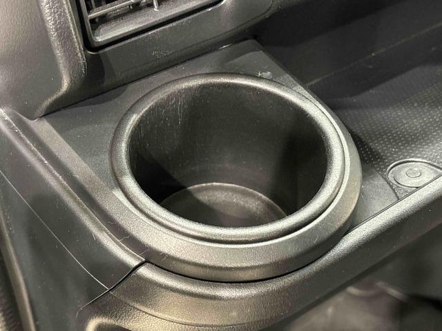 ハイゼットカーゴＤＸ　２ＷＤ　４ＡＴ車　ＣＤステレオ　バイザー付きマニュアルエアコン　アイドリングストップ　オートライト　前席パワーウィンドウ　チケットホルダー付きサンバイザー　トップシェイドガラス　ハロゲンヘッドライト　純正スチールホイール　キーレスエントリー（広島県）の中古車