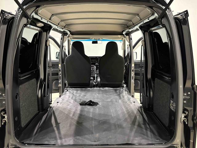 ハイゼットカーゴＤＸ　２ＷＤ　４ＡＴ車　ＣＤステレオ　バイザー付きマニュアルエアコン　アイドリングストップ　オートライト　前席パワーウィンドウ　チケットホルダー付きサンバイザー　トップシェイドガラス　ハロゲンヘッドライト　純正スチールホイール　キーレスエントリー（広島県）の中古車