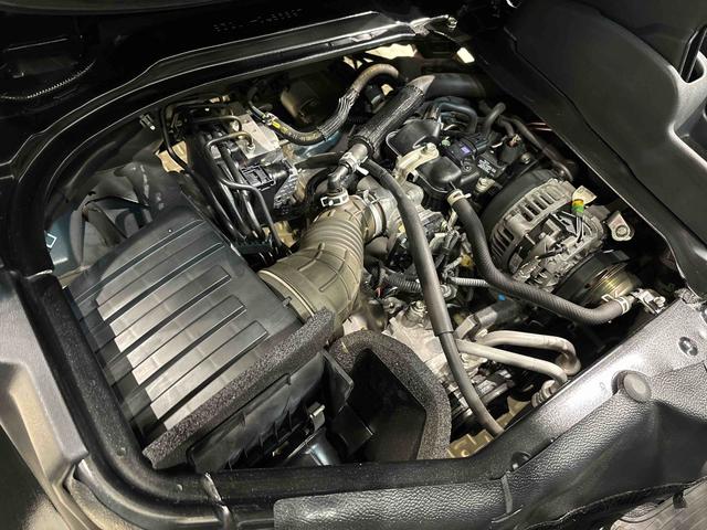 ハイゼットカーゴＤＸ　２ＷＤ　４ＡＴ車　ＣＤステレオ　バイザー付きマニュアルエアコン　アイドリングストップ　オートライト　前席パワーウィンドウ　チケットホルダー付きサンバイザー　トップシェイドガラス　ハロゲンヘッドライト　純正スチールホイール　キーレスエントリー（広島県）の中古車