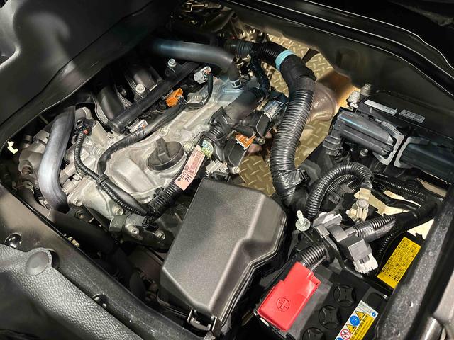 ハイゼットカーゴＤＸ　２ＷＤ　４ＡＴ車　ＣＤステレオ　バイザー付きマニュアルエアコン　アイドリングストップ　オートライト　前席パワーウィンドウ　チケットホルダー付きサンバイザー　トップシェイドガラス　ハロゲンヘッドライト　純正スチールホイール　キーレスエントリー（広島県）の中古車
