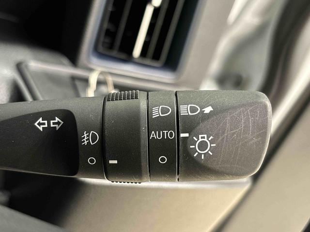 タントカスタムX LEDオートライト キーフリーシステムLEDフォグランプ パワースライドドアウェルカムオープン機能 オート電動格納式ドアミラー 助手席ロングスライド 助手席イージークローザー 運転席助手席シートヒーター アルミホイール バックカメラ(広島県)の中古車