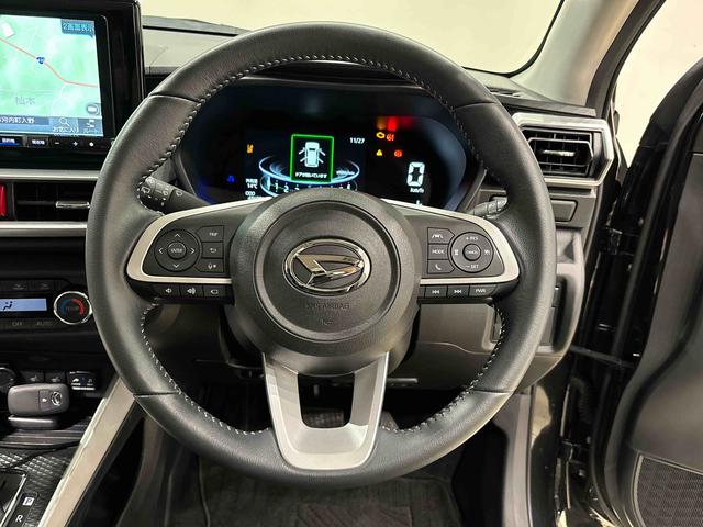 ロッキープレミアム　ナビ　パノラマモニター　ＥＴＣ　ドラレコＬＥＤヘッドランプ・フォグランプ　全車速追従機能付アダプティブクルーズコントロール　レーンキープコントロール　ブラインドスポットモニター　１７インチアルミホイール　シートヒーター（広島県）の中古車