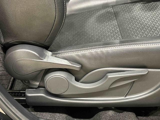 ロッキープレミアム　ナビ　パノラマモニター　ＥＴＣ　ドラレコＬＥＤヘッドランプ・フォグランプ　全車速追従機能付アダプティブクルーズコントロール　レーンキープコントロール　ブラインドスポットモニター　１７インチアルミホイール　シートヒーター（広島県）の中古車