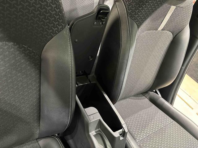 ロッキープレミアム　ナビ　パノラマモニター　ＥＴＣ　ドラレコＬＥＤヘッドランプ・フォグランプ　全車速追従機能付アダプティブクルーズコントロール　レーンキープコントロール　ブラインドスポットモニター　１７インチアルミホイール　シートヒーター（広島県）の中古車