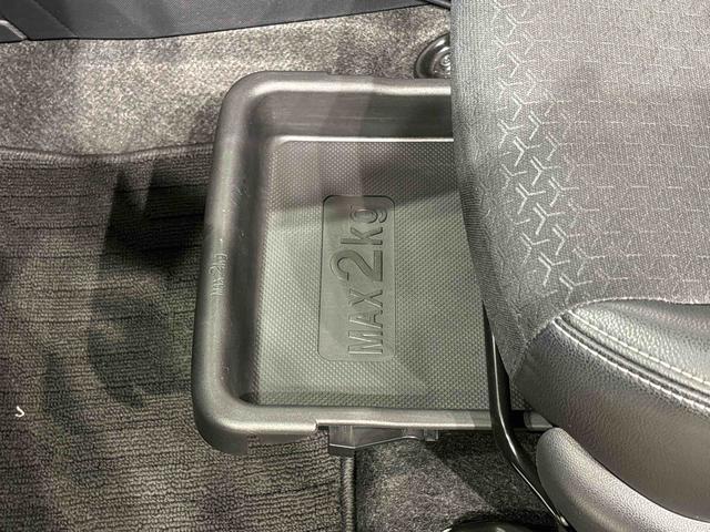 ロッキープレミアム　ナビ　パノラマモニター　ＥＴＣ　ドラレコＬＥＤヘッドランプ・フォグランプ　全車速追従機能付アダプティブクルーズコントロール　レーンキープコントロール　ブラインドスポットモニター　１７インチアルミホイール　シートヒーター（広島県）の中古車