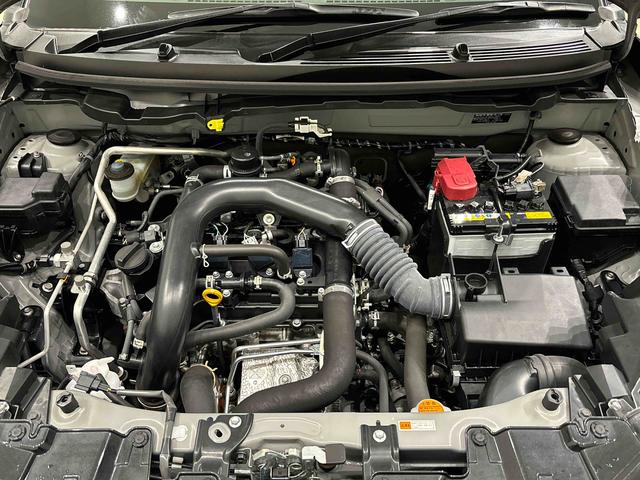 ロッキープレミアム　ナビ　パノラマモニター　ＥＴＣ　ドラレコＬＥＤヘッドランプ・フォグランプ　全車速追従機能付アダプティブクルーズコントロール　レーンキープコントロール　ブラインドスポットモニター　１７インチアルミホイール　シートヒーター（広島県）の中古車