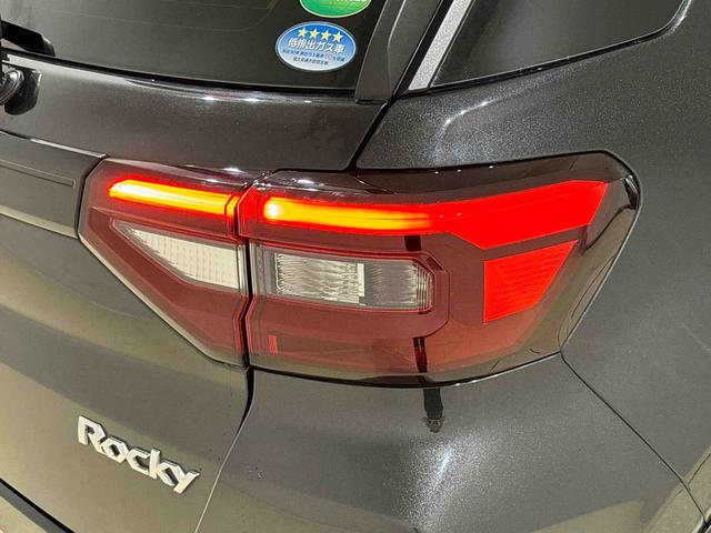 ロッキープレミアム　ナビ　パノラマモニター　ＥＴＣ　ドラレコＬＥＤヘッドランプ・フォグランプ　全車速追従機能付アダプティブクルーズコントロール　レーンキープコントロール　ブラインドスポットモニター　１７インチアルミホイール　シートヒーター（広島県）の中古車