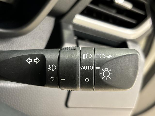 トールカスタムＧ　ターボ　ナビ　バックカメラ　ＥＴＣＬＥＤヘッドランプ・フォグランプ　　アルミホイール　オートライト　プッシュボタンスタート　クルーズコントロール　　コーナーセンサー　パワースライドドア　キーフリーシステム　電動パーキングブレーキ（広島県）の中古車