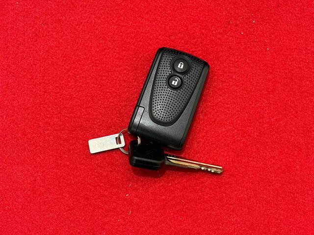 ミラココアココアＸ　ナビゲーション　バックカメラハロゲンヘッドランプ　セキュリティアラーム　フルホイールキャップ　電動格納式ドアミラー　ショツピングフック　オートエアコン（広島県）の中古車