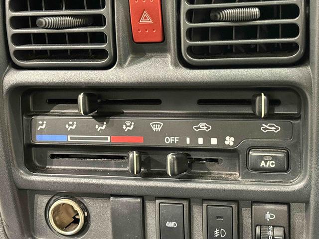 キャリイトラックＫＸ　ＡＭ／ＦＭラジオ　ＣＤチューナー　４ＷＤハロゲンヘッドライト　マニュアルエアコン　パワーウィンドウスイッチ　ヘッドライトマニュアルレベリング　キーレスエントリー（広島県）の中古車