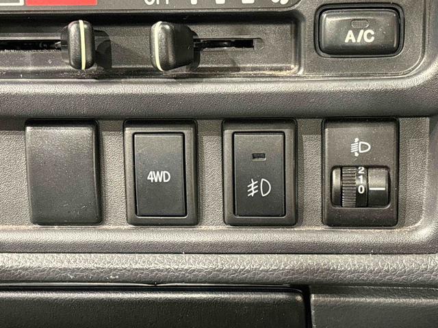 キャリイトラックＫＸ　ＡＭ／ＦＭラジオ　ＣＤチューナー　４ＷＤハロゲンヘッドライト　マニュアルエアコン　パワーウィンドウスイッチ　ヘッドライトマニュアルレベリング　キーレスエントリー（広島県）の中古車