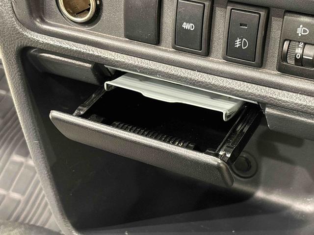 キャリイトラックＫＸ　ＡＭ／ＦＭラジオ　ＣＤチューナー　４ＷＤハロゲンヘッドライト　マニュアルエアコン　パワーウィンドウスイッチ　ヘッドライトマニュアルレベリング　キーレスエントリー（広島県）の中古車